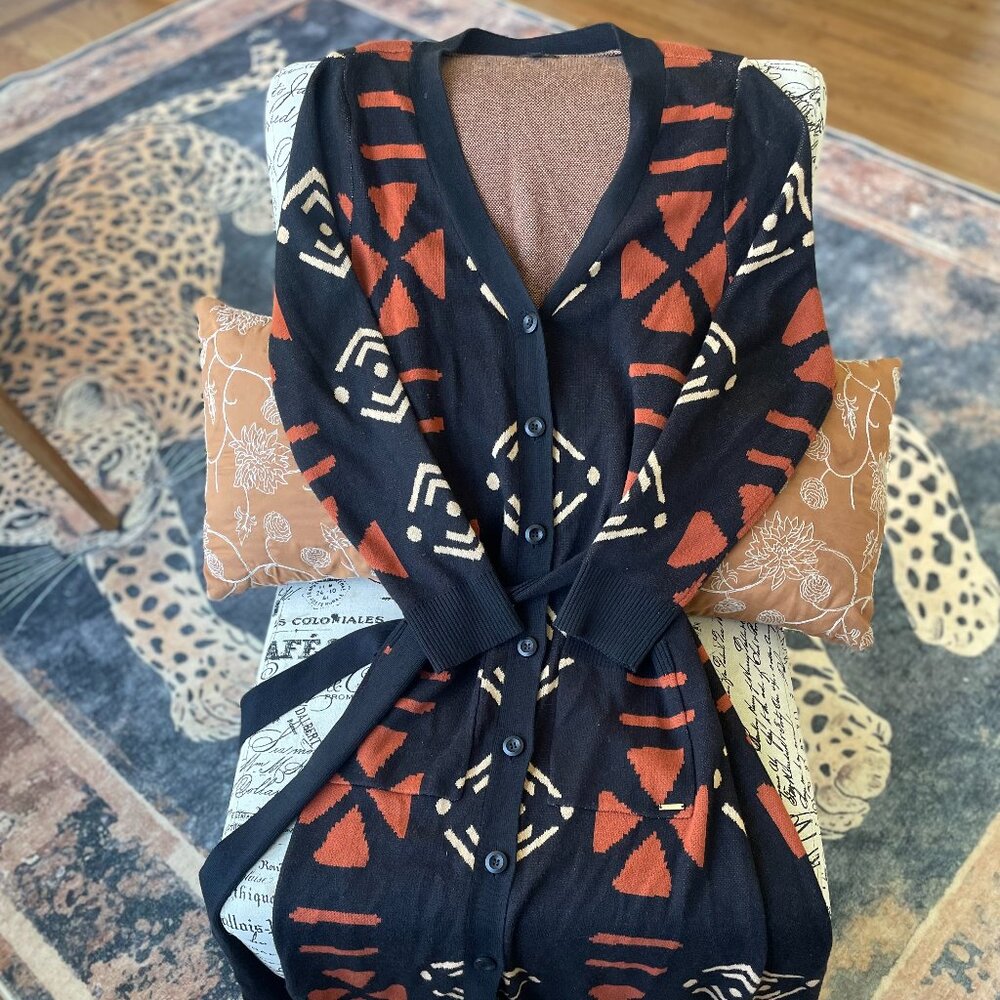 D'IYANU Long Sweater with High Waist Belt –  Size XS - Black w/ Beige & Copper
